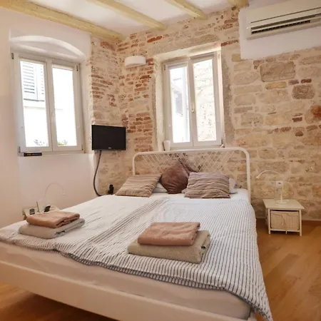 Modern And Cozy Old Town - Classic Rovigno